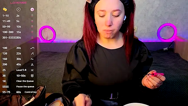 Snapshot of Mini_Lady1 chatting on 12, 9, 2025 Mini Lady1 online show from 12, 9, 2025