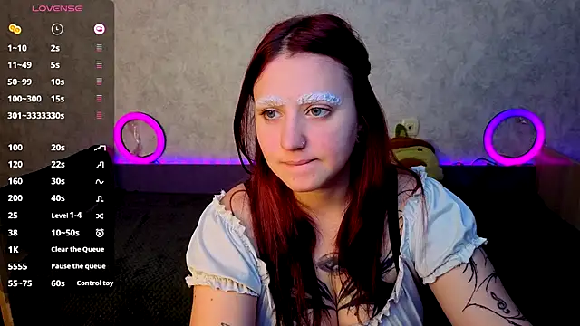 Snapshot of Mini_Lady1 chatting on 11, 10, 2025 Mini Lady1 online show from 11, 10, 2025