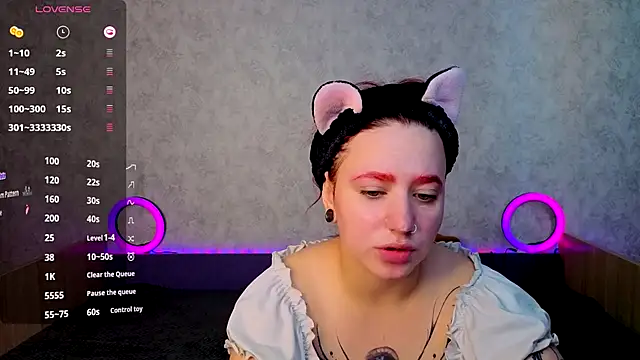 Snapshot of Mini_Lady1 chatting on 25, 10, 2025 Mini Lady1 online show from 25, 10, 2025