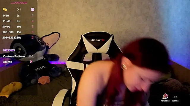 Snapshot of Mini_Lady1 chatting on 13, 11, 2025 Mini Lady1 online show from 13, 11, 2025