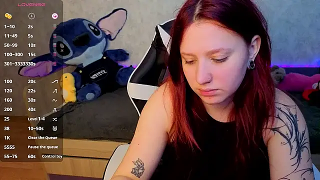 Snapshot of Mini_Lady1 chatting on 16, 11, 2025 Mini Lady1 online show from 16, 11, 2025