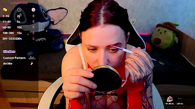 Snapshot of Mini_Lady1 chatting on 21, 11, 2025 Mini Lady1 online show from 21, 11, 2025