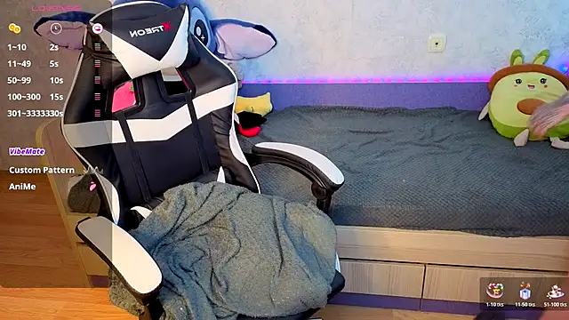 Snapshot of Mini_Lady1 chatting on 25, 11, 2025 Mini Lady1 online show from 25, 11, 2025