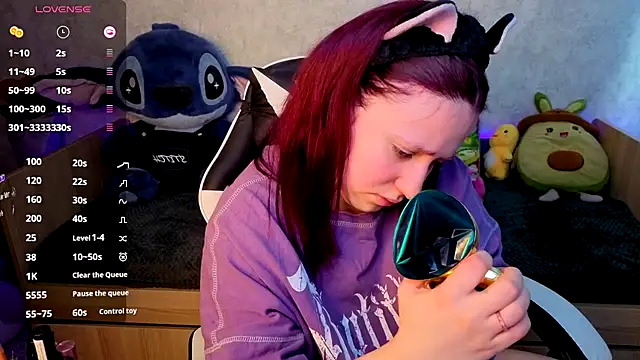 Snapshot of Mini_Lady1 chatting on 29, 11, 2025 Mini Lady1 online show from 29, 11, 2025