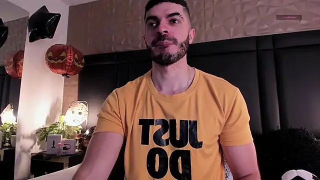 AxelThompson  online show from 28, 10, 2025