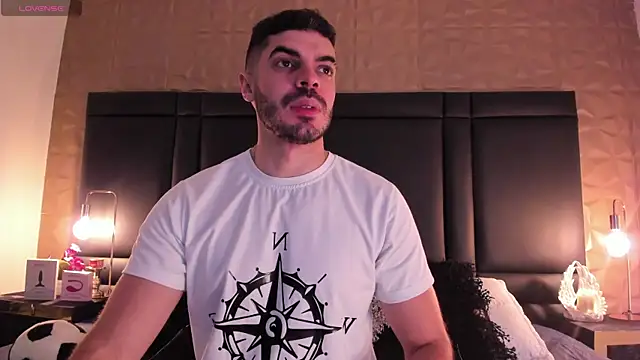 AxelThompson  online show from 6, 11, 2025