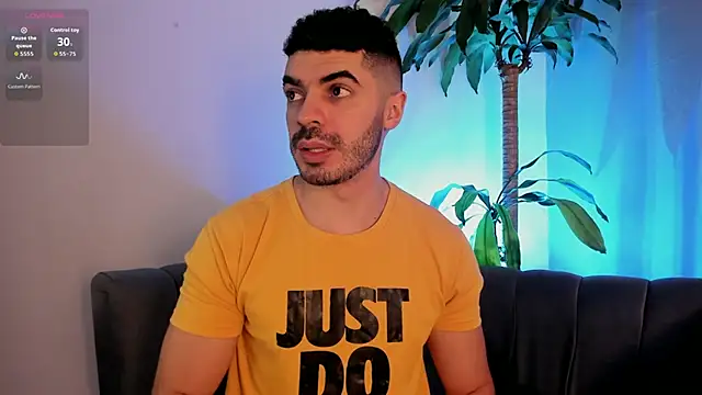 AxelThompson  online show from 14, 12, 2025