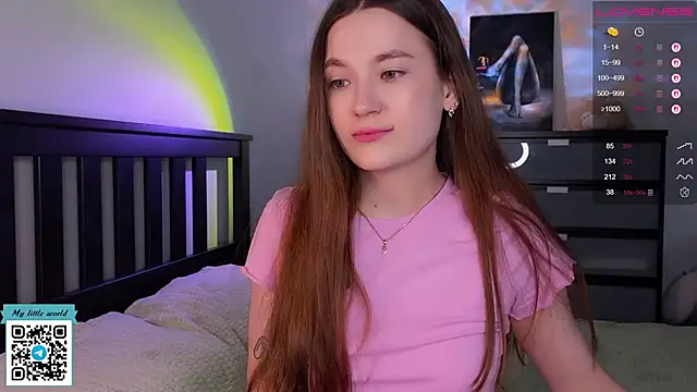 Snapshot of mia_here chatting on 5, 10, 2025 mia here online show from 5, 10, 2025