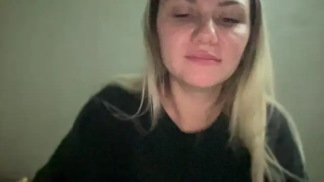 Snapshot of MonicaSweett chatting on 2, 10, 2025 MonicaSweett online show from 2, 10, 2025