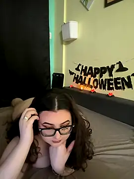 Snapshot of HaleyAyush chatting on 21, 10, 2025 HaleyAyush online show from 21, 10, 2025