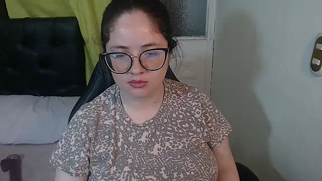 Snapshot of KrystalAdams chatting on 10, 4, 2026 KrystalAdams online show from 10, 4, 2026