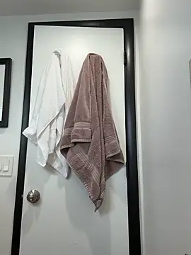 Snapshot of sweetsirenn chatting on 14, 10, 2025 sweetsirenn online show from 14, 10, 2025