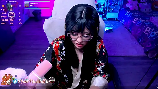 Snapshot of AlyssaRomanova chatting on 15, 11, 2025 AlyssaRomanova online show from 15, 11, 2025