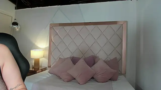 anabelle clark online show from 25, 4, 2026