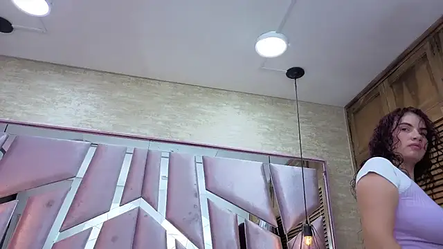 ThaliaCross online show from 20, 4, 2026