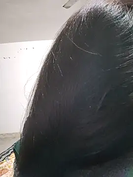 cute radhikaa online show from 9, 1, 2026