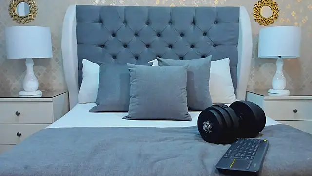 ZoeKrug online show from 18, 10, 2025