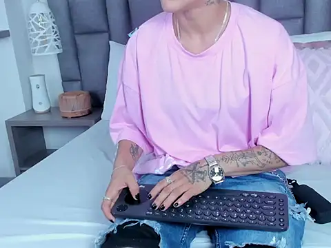 ZoeKrug online show from 14, 2, 2026