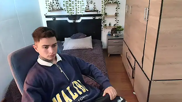 Snapshot of santii_ss chatting on 10, 5, 2026 santii ss online show from 10, 5, 2026