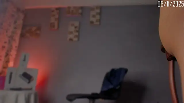 Chloe cooperr online show from 9, 11, 2025