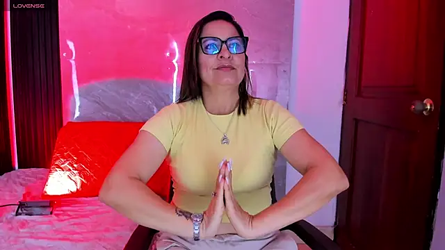 Snapshot of Agatha_Pleasure chatting on 12, 2, 2026 Agatha Pleasure online show from 12, 2, 2026