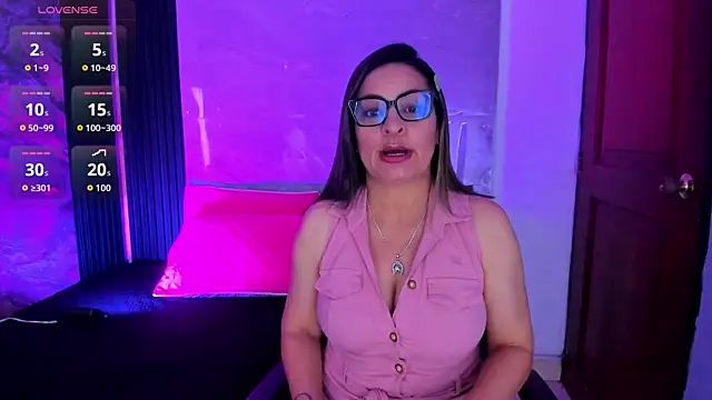 Snapshot of Agatha_Pleasure chatting on 2, 3, 2026 Agatha Pleasure online show from 2, 3, 2026