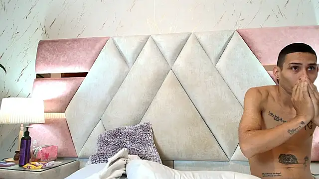 Zoelucas online show from 2, 3, 2026