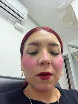 Mia Juicyberry online show from 11, 1, 2026