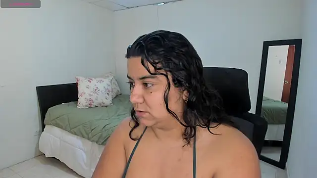 Snapshot of MariamCastiblanco chatting on 2, 6, 2026 MariamCastiblanco online show from 2, 6, 2026