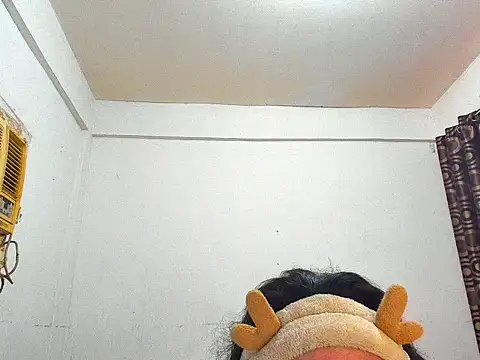 WILDDENNY1 online show from 1, 12, 2025