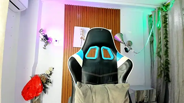 Snapshot of Darwin_mayo chatting on 7, 10, 2025 Darwin mayo online show from 7, 10, 2025