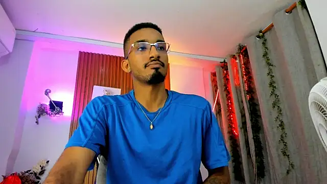 Snapshot of Darwin_mayo chatting on 18, 10, 2025 Darwin mayo online show from 18, 10, 2025