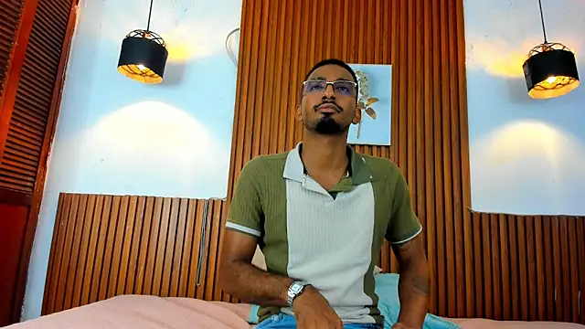 Snapshot of Darwin_mayo chatting on 1, 11, 2025 Darwin mayo online show from 1, 11, 2025