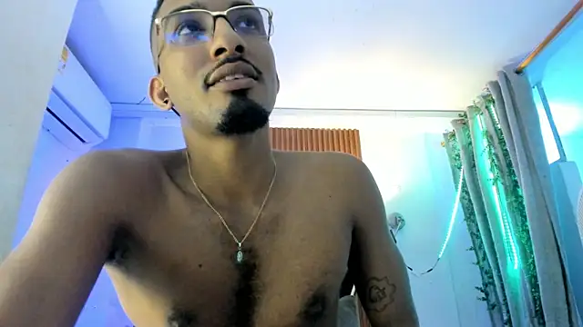 Snapshot of Darwin_mayo chatting on 18, 12, 2025 Darwin mayo online show from 18, 12, 2025