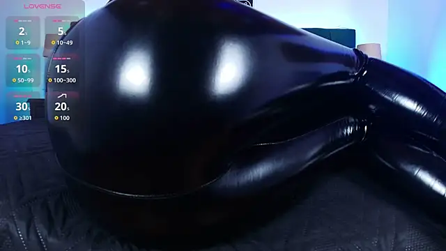 Alisse Moore online show from 10, 10, 2025