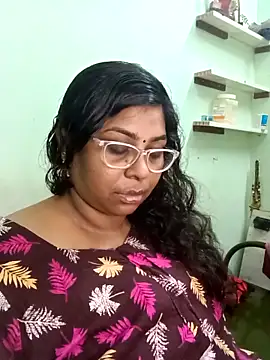 Snapshot of zara-mallus chatting on 10, 9, 2025 zara-mallus online show from 10, 9, 2025