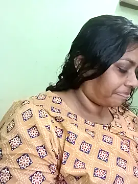 Snapshot of zara-mallus chatting on 8, 10, 2025 zara-mallus online show from 8, 10, 2025