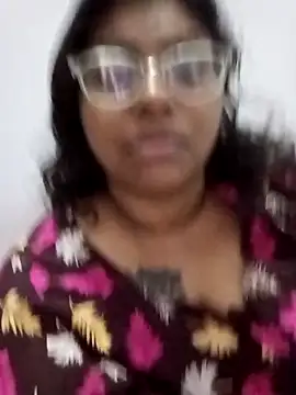 Snapshot of zara-mallus chatting on 14, 10, 2025 zara-mallus online show from 14, 10, 2025