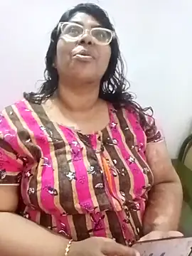 Snapshot of zara-mallus chatting on 19, 10, 2025 zara-mallus online show from 19, 10, 2025
