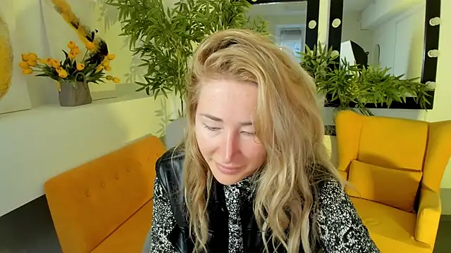 AstraMonroe online show from 26, 9, 2025