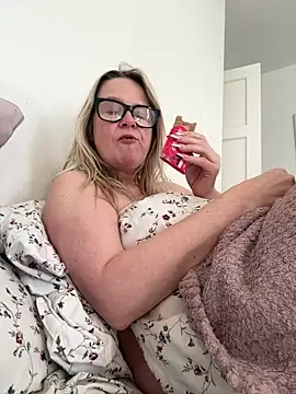 SuzieSub online show from 1, 4, 2026