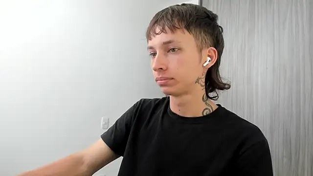 Snapshot of spacehumanz chatting on 4, 3, 2026 spacehumanz online show from 4, 3, 2026