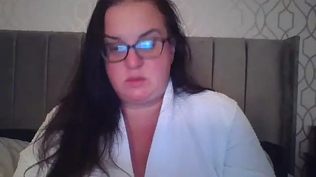 Snapshot of Curvy_OliviaXX chatting on 15, 9, 2025 Curvy OliviaXX online show from 15, 9, 2025
