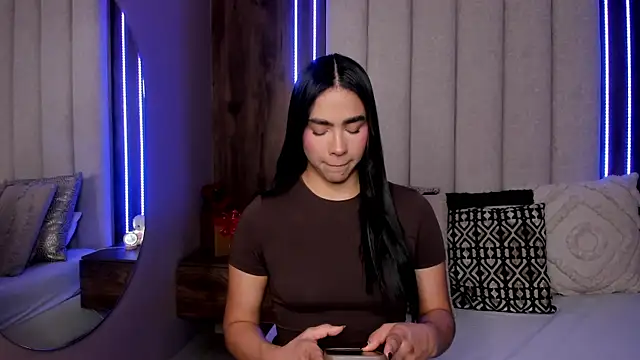 Snapshot of LucySalvatore_ chatting on 22, 4, 2026 LucySalvatore online show from 22, 4, 2026