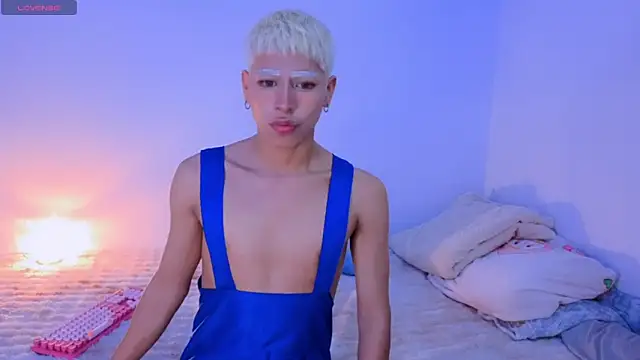 Snapshot of taichi_bluy chatting on 10, 9, 2025 taichi bluy online show from 10, 9, 2025