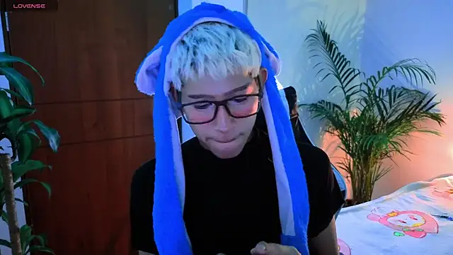 Snapshot of taichi_bluy chatting on 19, 10, 2025 taichi bluy online show from 19, 10, 2025