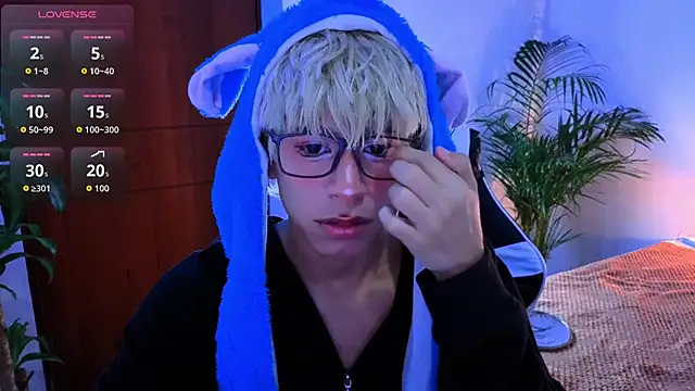 Snapshot of taichi_bluy chatting on 27, 10, 2025 taichi bluy online show from 27, 10, 2025