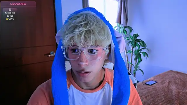 Snapshot of taichi_bluy chatting on 7, 11, 2025 taichi bluy online show from 7, 11, 2025