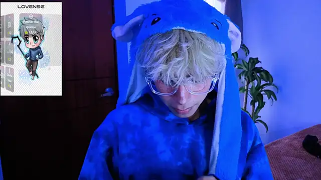 Snapshot of taichi_bluy chatting on 9, 11, 2025 taichi bluy online show from 9, 11, 2025