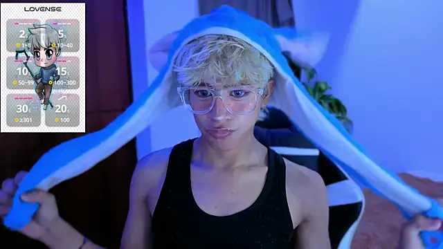 Snapshot of taichi_bluy chatting on 17, 11, 2025 taichi bluy online show from 17, 11, 2025